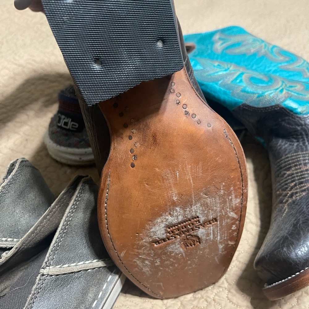 Mens boots - Picture 3 of 3
